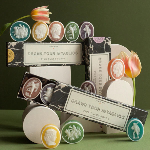 GRAND TOUR COLLECTION OF INTAGLIO SOAP