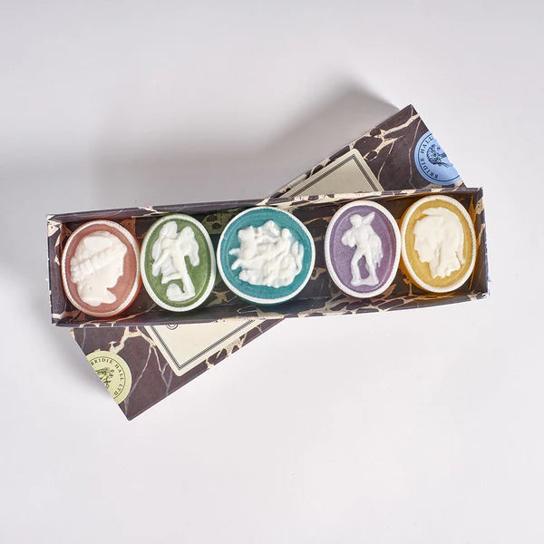 GRAND TOUR COLLECTION OF INTAGLIO SOAP