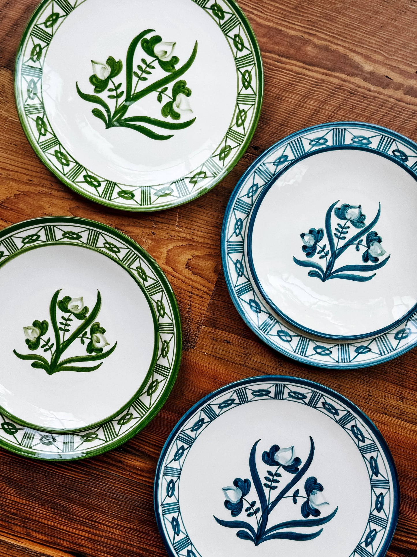 LISBON DINNER PLATE- FILIGREE RIM