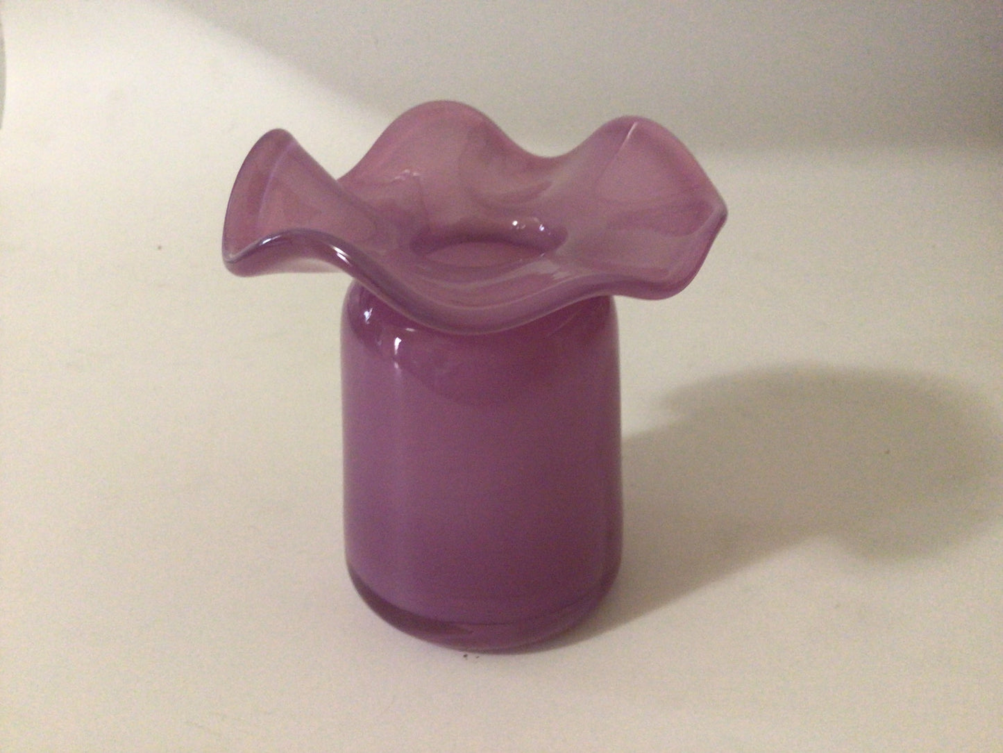 RUFFLE BUD VASE