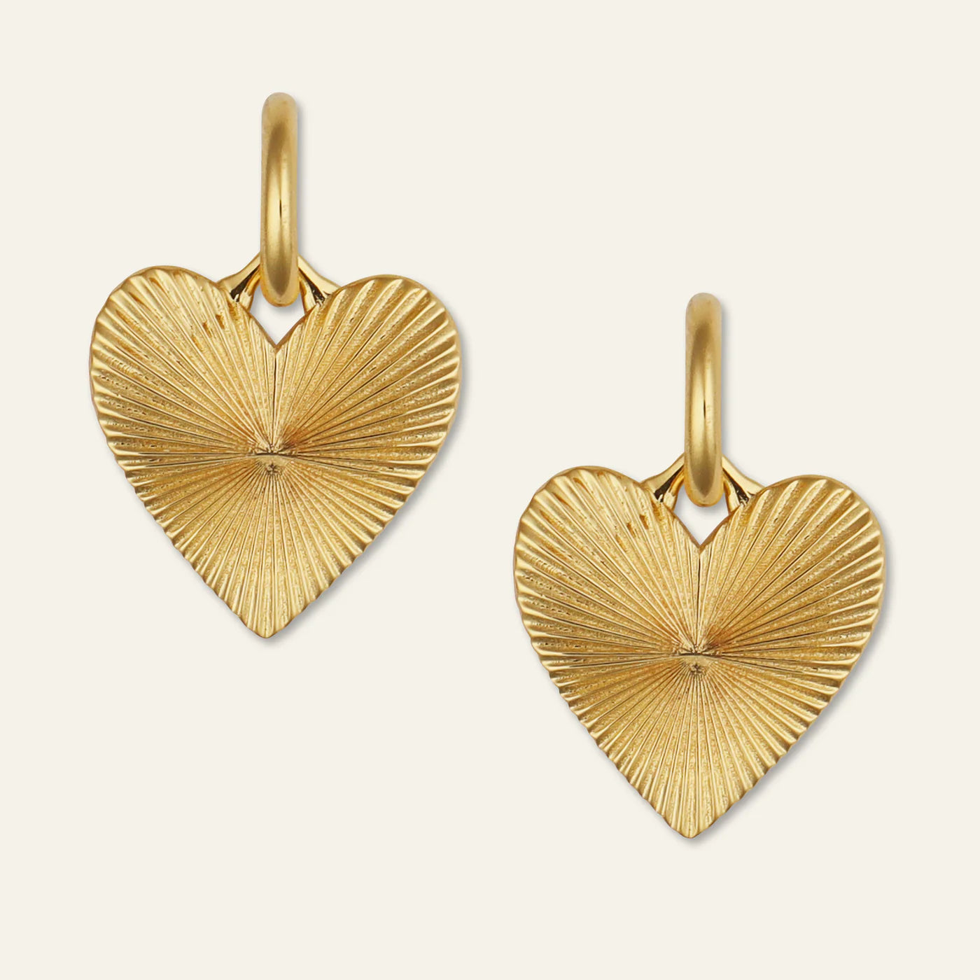 RIBBED HEART GOLD HUGGIES