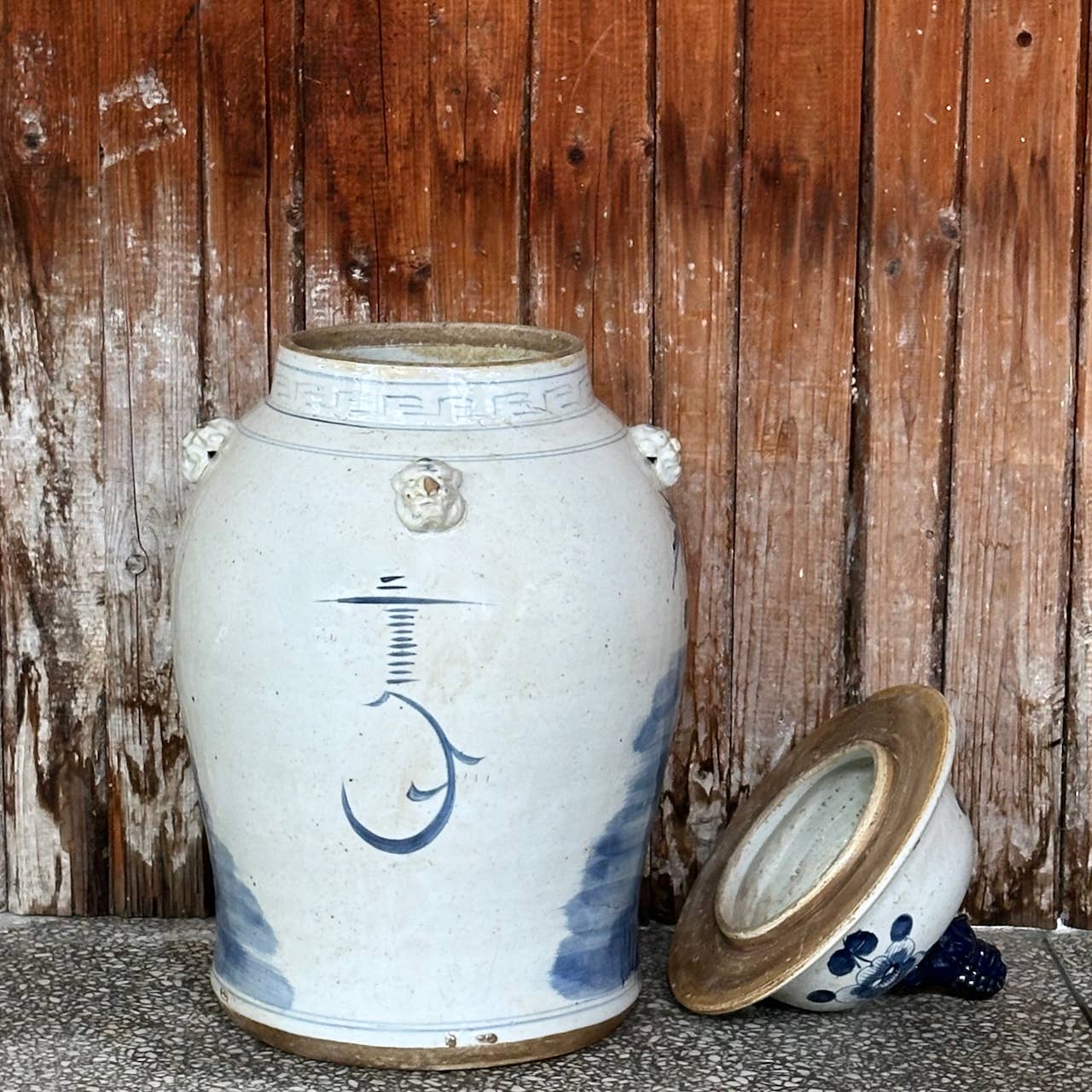 EXTRA LARGE BLUE & WHITE TEMPLE JAR