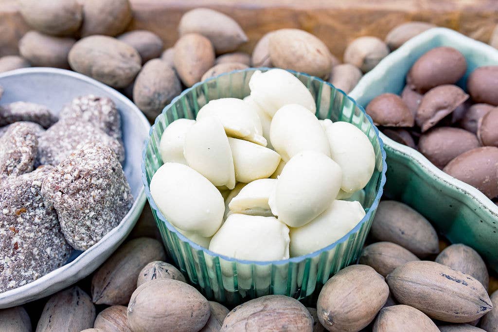 WHITE CHOCOLATE COVERED PECANS