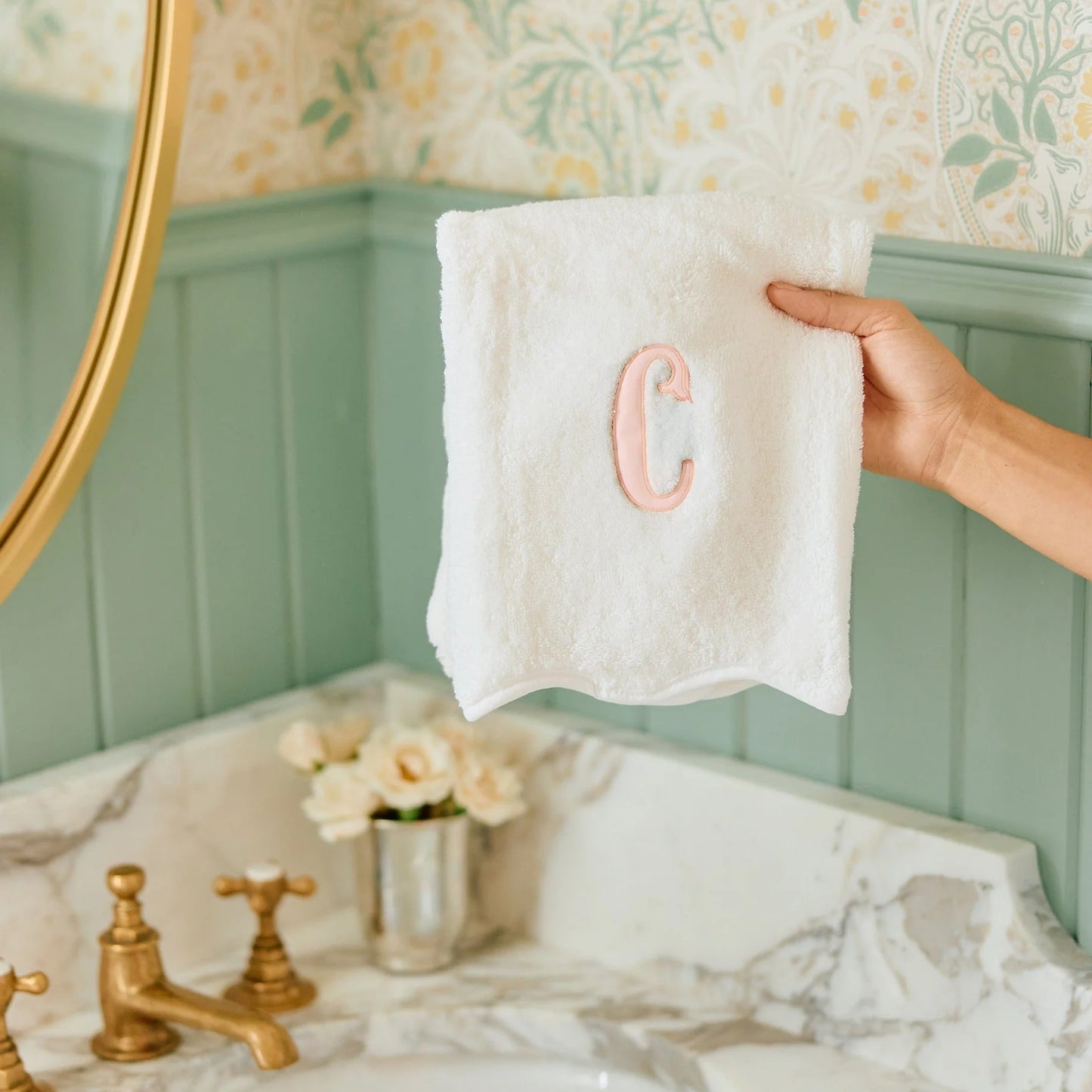 SCALLOP HAND TOWEL